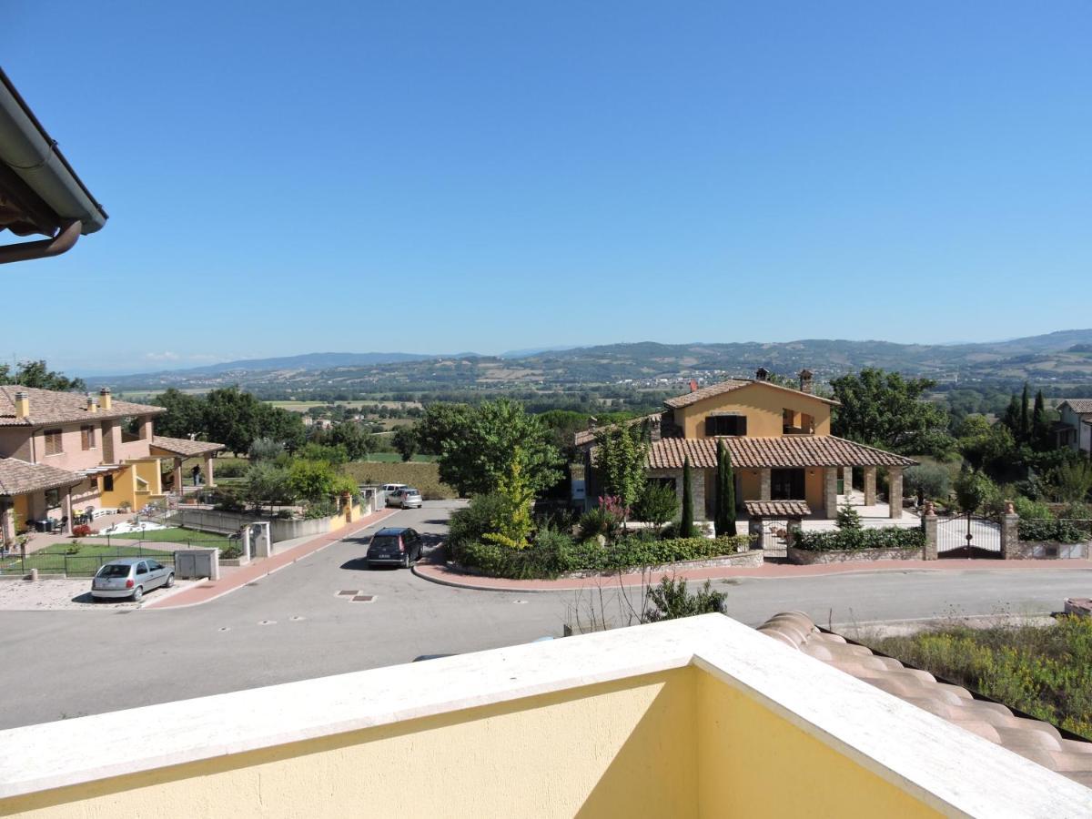 La Casa Di Marco E Lorella Fratta Todina Kültér fotó