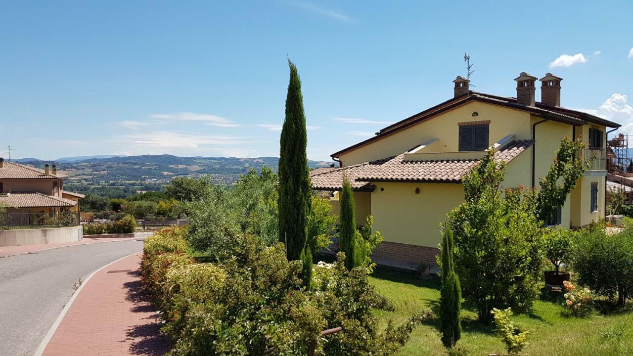 La Casa Di Marco E Lorella Fratta Todina Kültér fotó